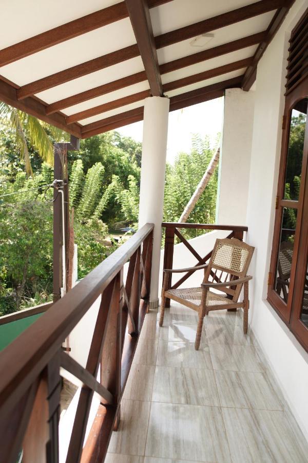 Surf Nest Hiriketiya Hotel Dikwella Bagian luar foto