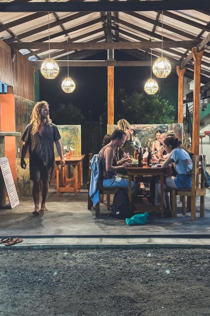 Surf Nest Hiriketiya Hotel Dikwella Bagian luar foto